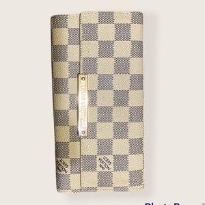 Louis Vuitton Daniel Azur Emilie Wallet